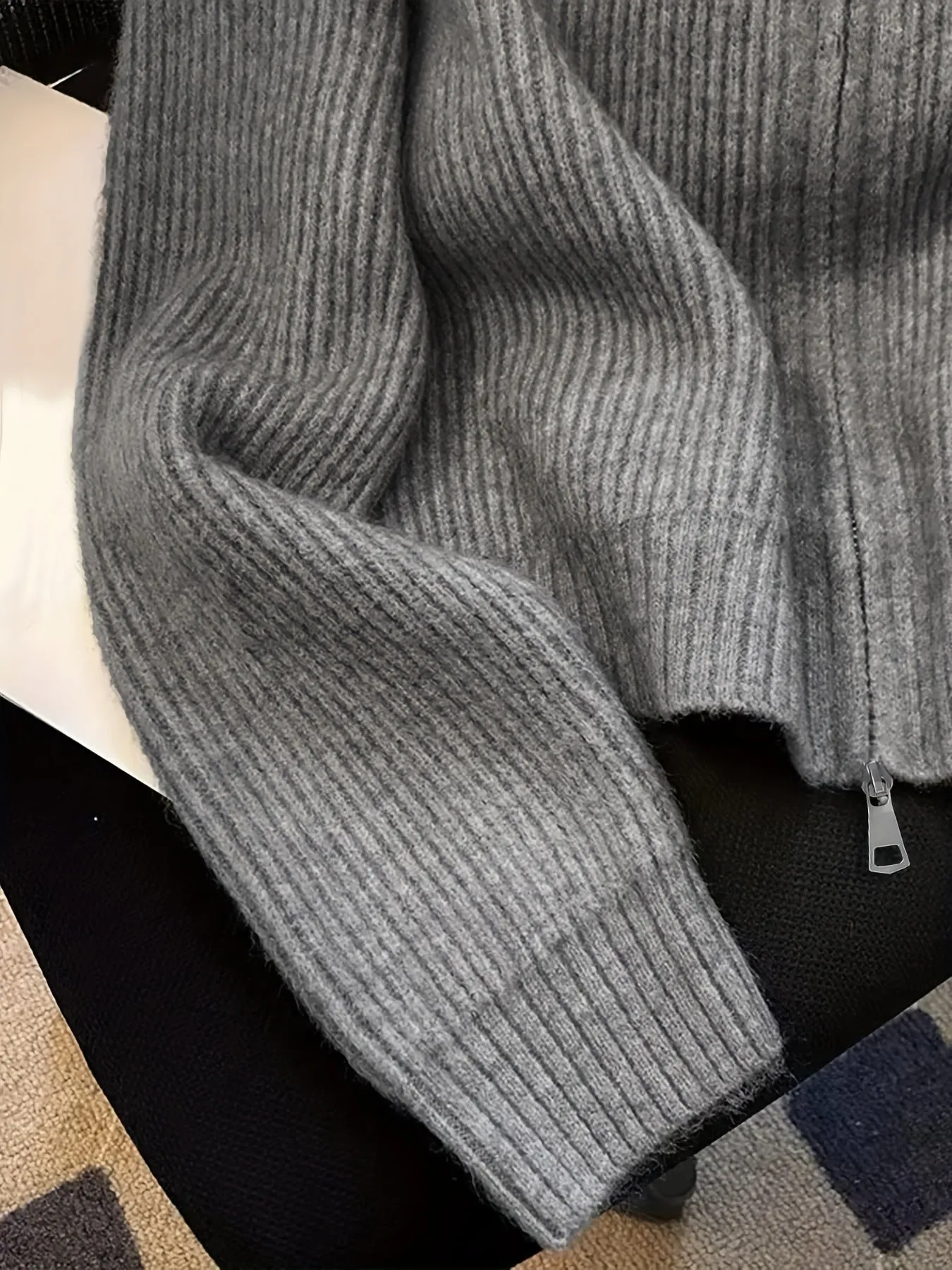 FLOREN | Casual Two-Tone Zip Cardigan