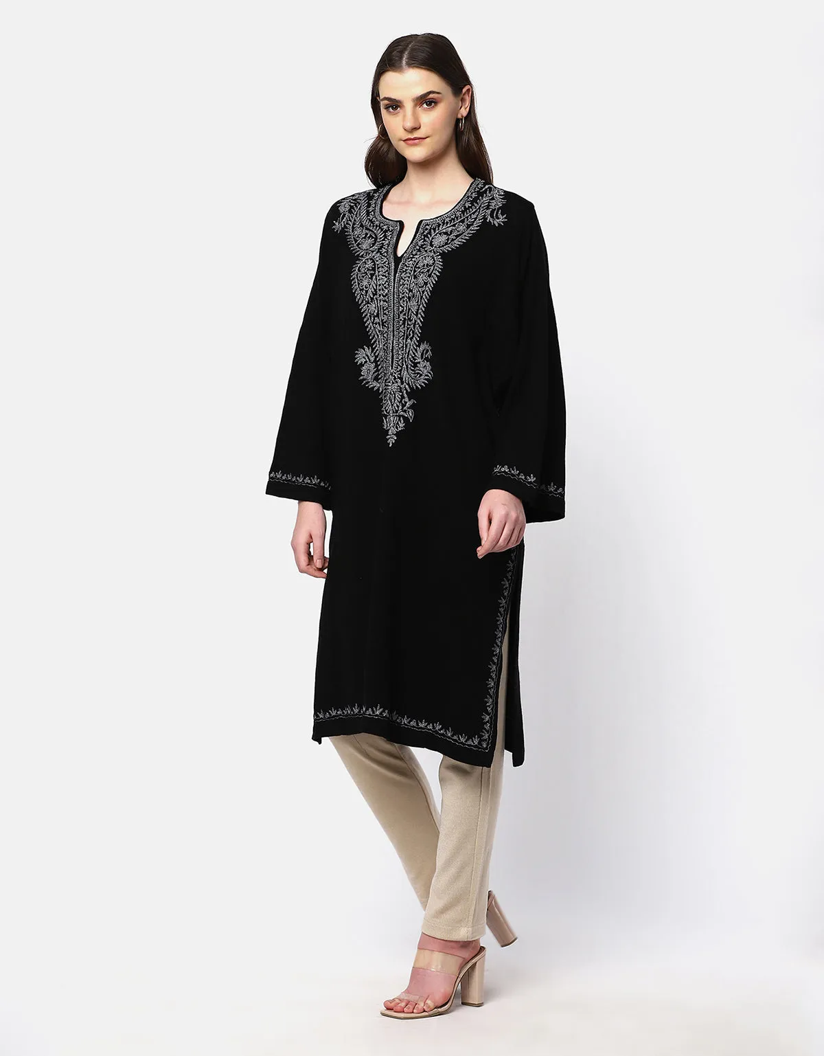 Kashmiri Woolen Embroidered Phiran