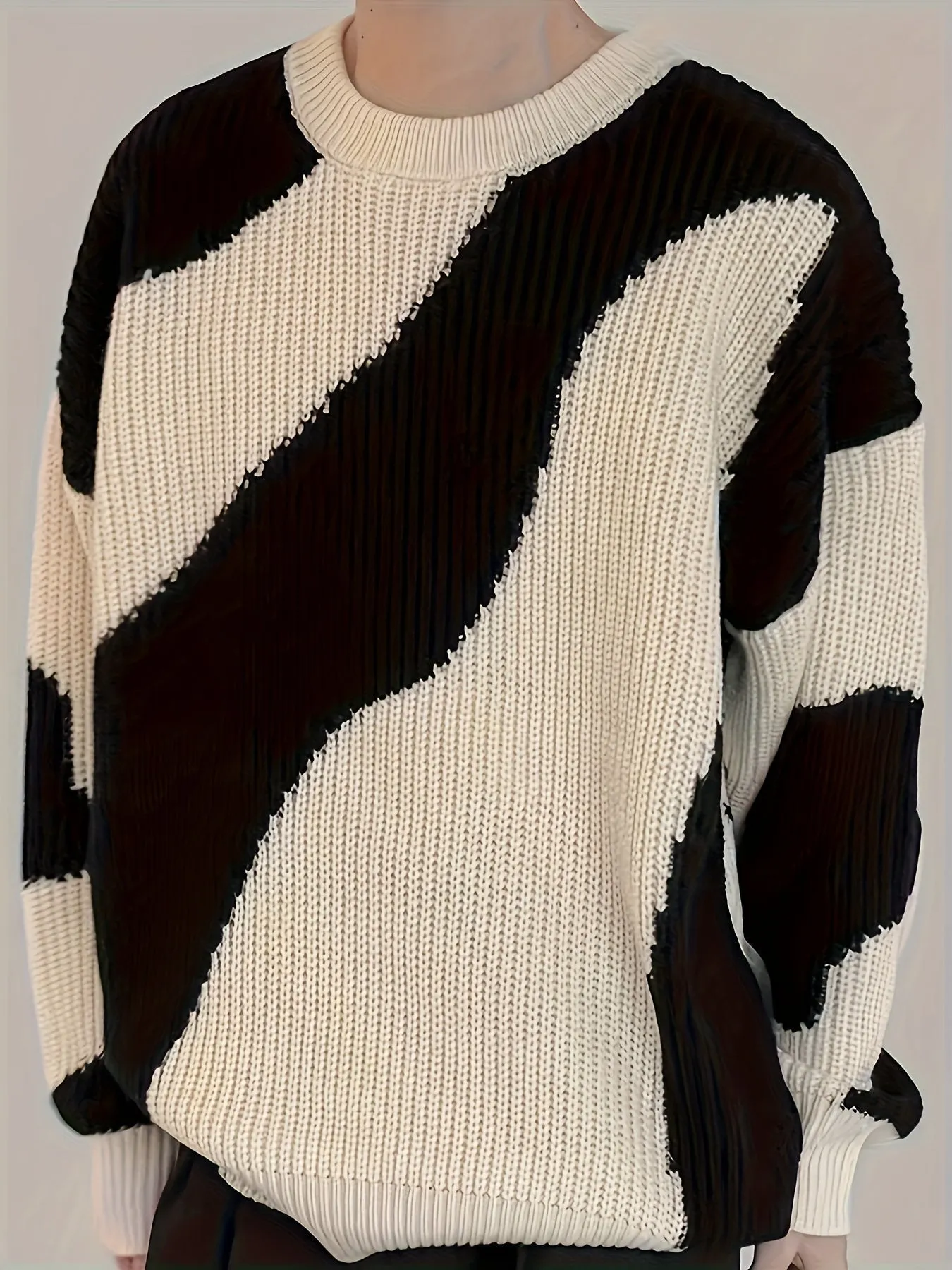 LUTHIEN | Casual Mens Sweater with Stripes